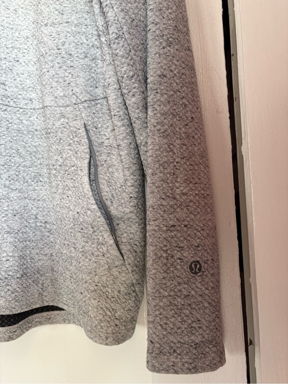 Lululemon Men’s At Ease Crew Neck Sweatshirt Heathered Grey Textured Size M - Picture 8 of 9
